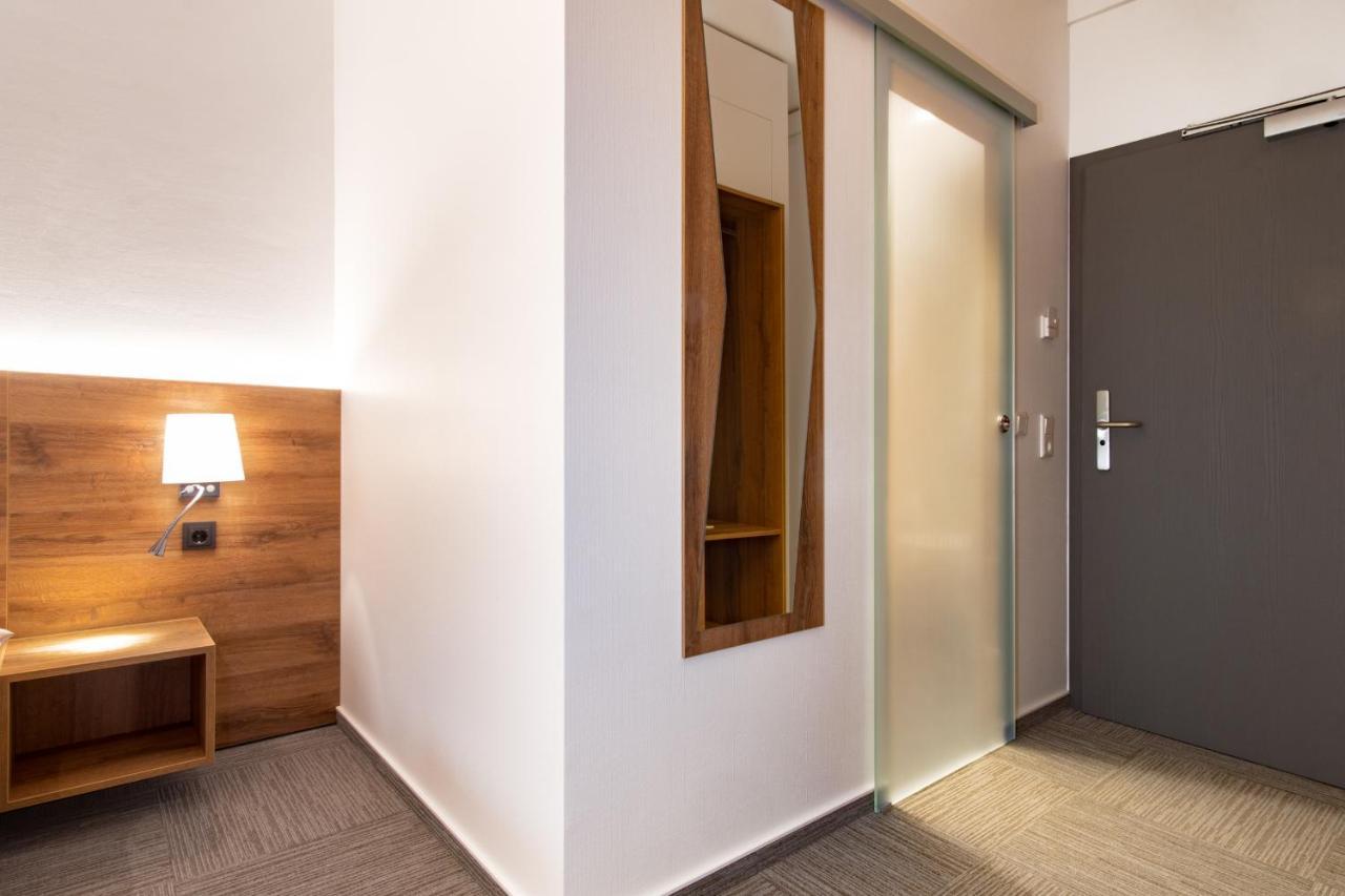 Hotel Wettiner Hof 리자 외부 사진