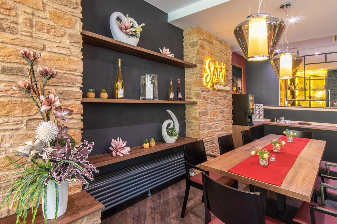 Hotel Wettiner Hof 리자 외부 사진